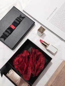 hộp quà son môi hạt xốp