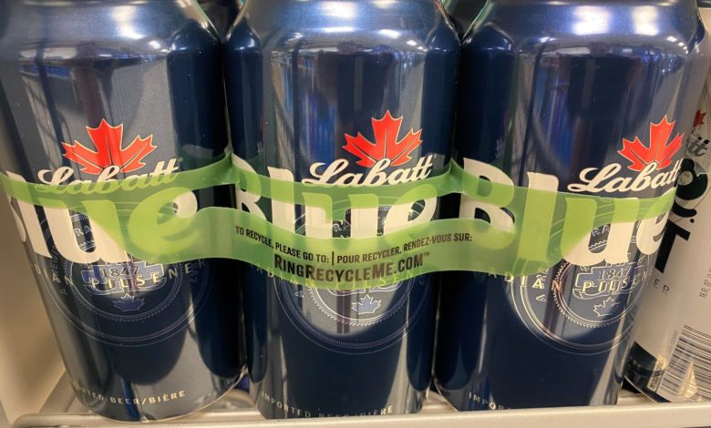 Labatt USA giới thiệu vòng vận chuyển bằng nhựa có thể tái chế cho bia Blue